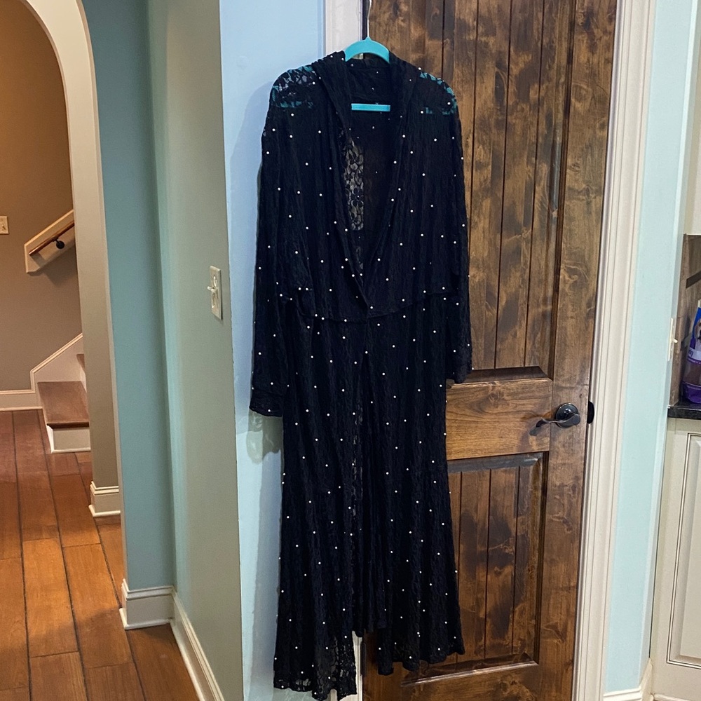 Elegant Black Pearl Beaded Women's Kimono w/hood. Size 2X. Great condition.